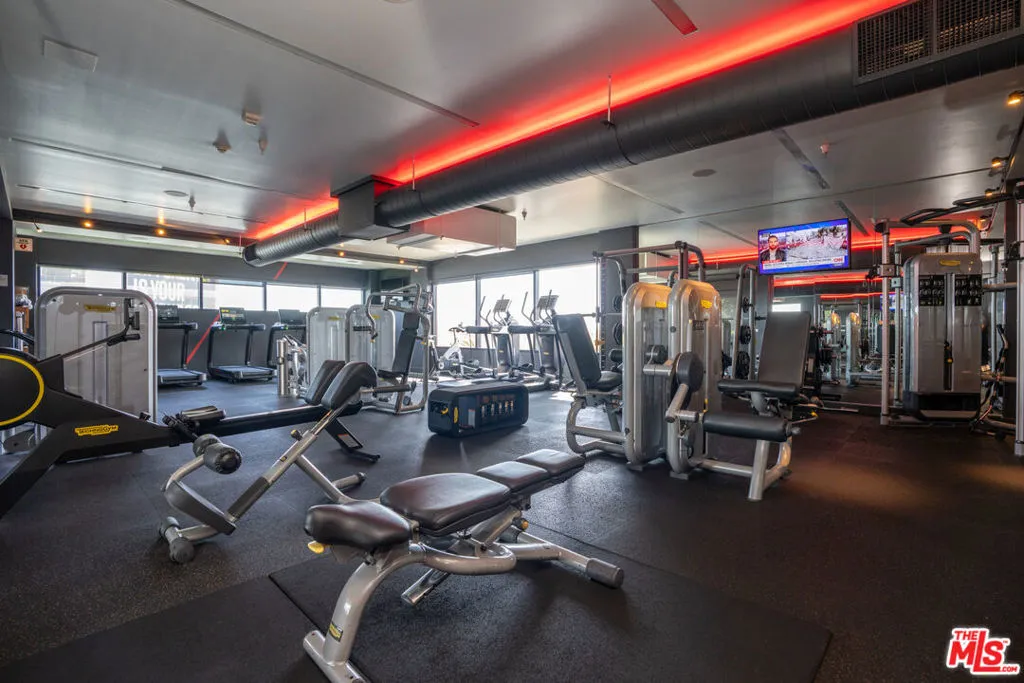 6250 Hollywood Boulevard 4d, Los Angeles, California 90028 home-pic-29